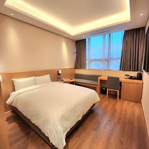 Basic Double Room